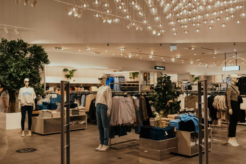 Dokładność liczników osób w 2026 roku: dlaczego retailerzy używają dedykowanych czujników do wiarygodnych decyzji